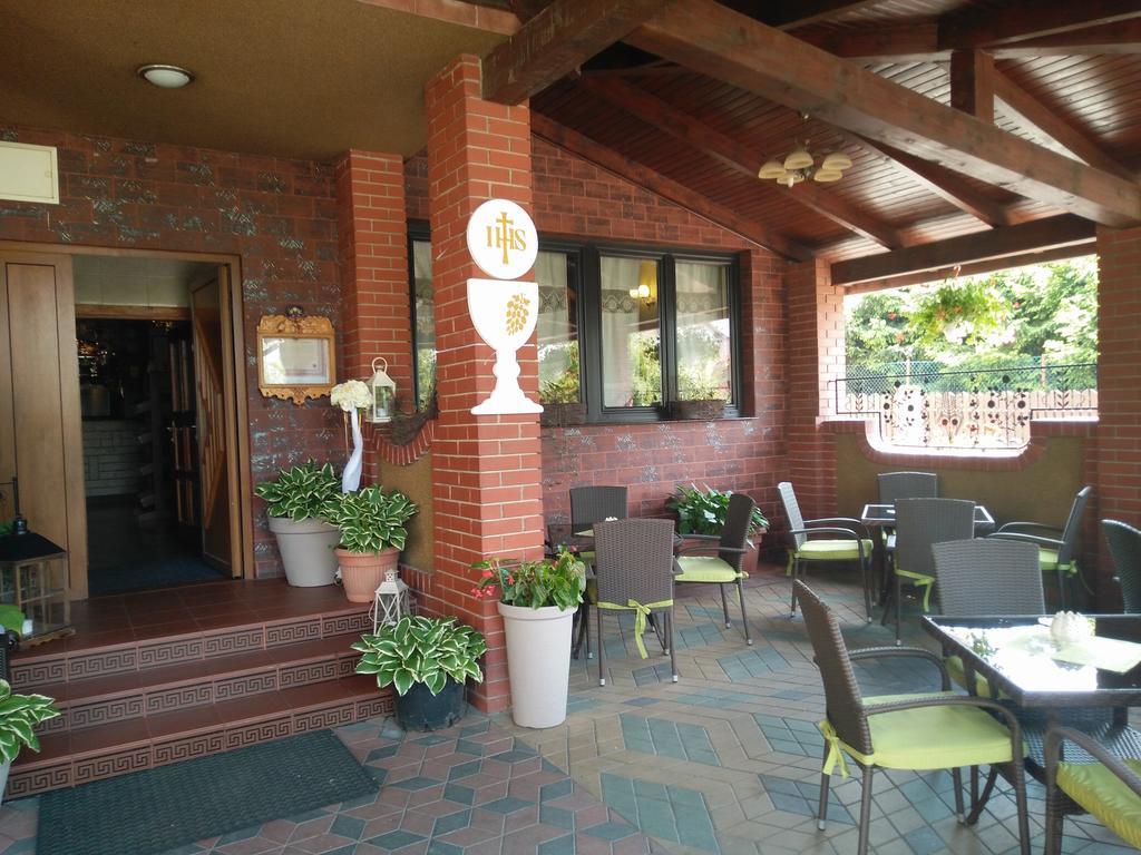 Hotel Rypsowka Nowy Sącz Exteriör bild