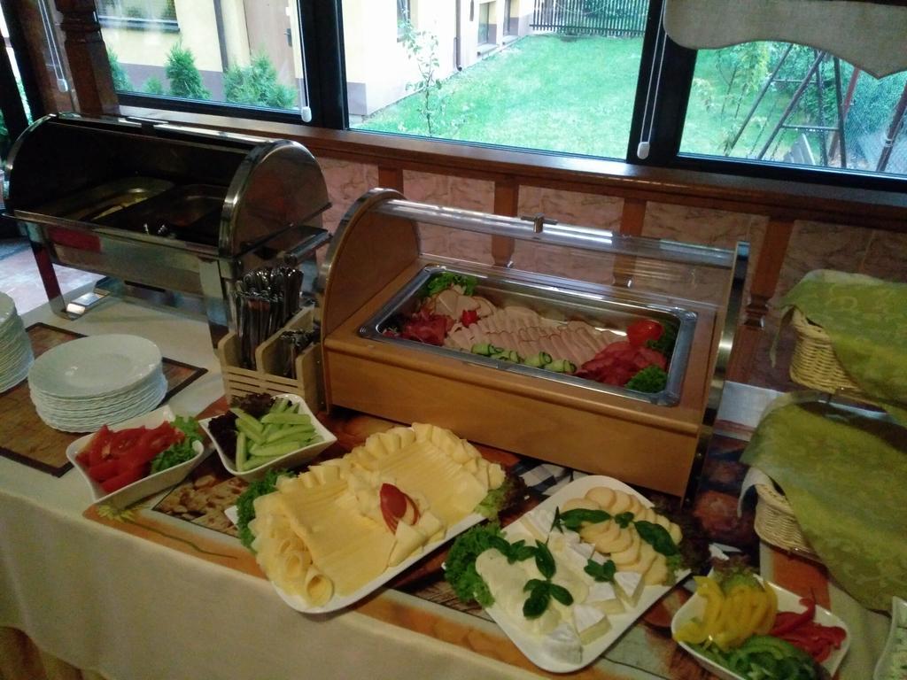 Hotel Rypsowka Nowy Sącz Exteriör bild