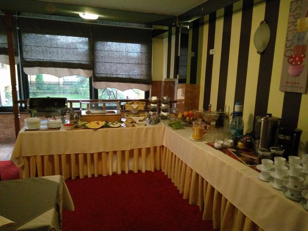 Hotel Rypsowka Nowy Sącz Exteriör bild