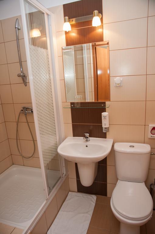 Hotel Rypsowka Nowy Sącz Exteriör bild